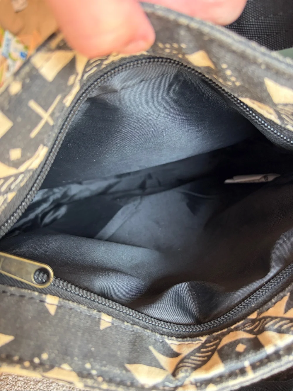 Dakine Black & Cream Geometric Boho Pattern Crossbody Bag